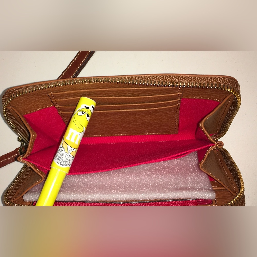 NEW! DOONEY & BOURKE Caramel zip Around Phone Wristlet - Picture 9 of 11